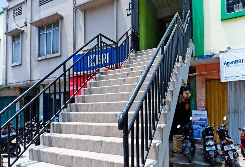 هتل Spot On 91402 Home 59 Tegal Danas