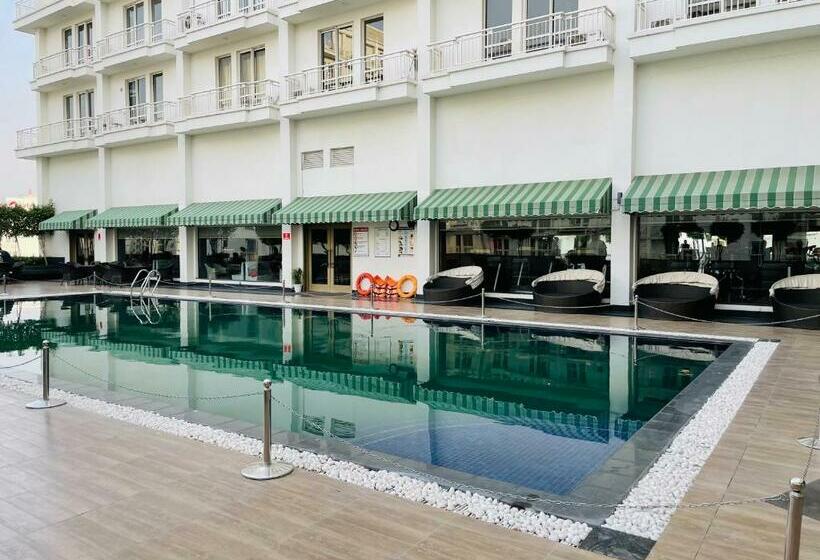 هتل The Grace Residency, Lucknow