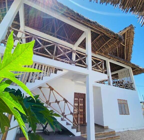 تختخواب و صبحانه Tamaru House Bungalow With Patio