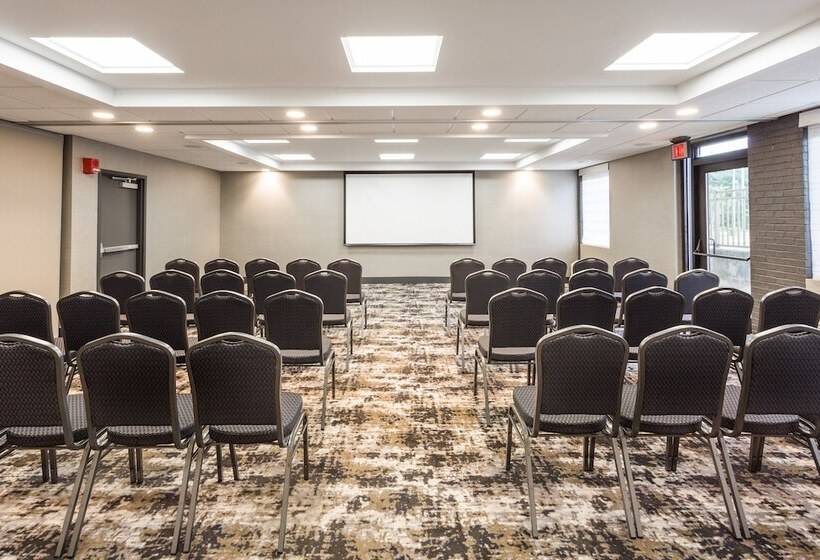 فندق Candlewood Suites   Roanoke Airport