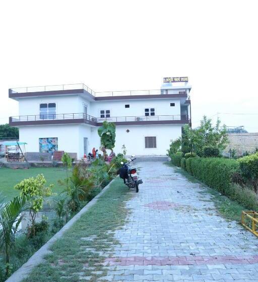 هتل Pop Angoori Farm House