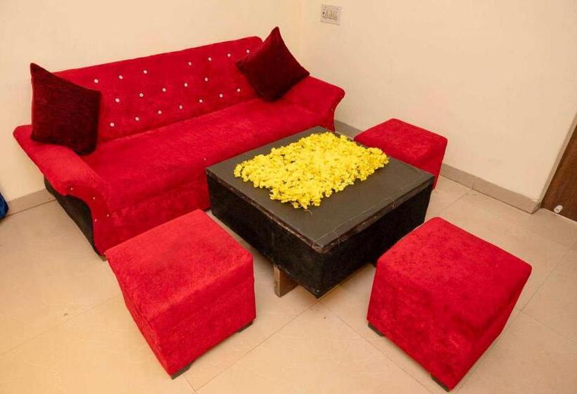 O Pop Hotel Blue Star