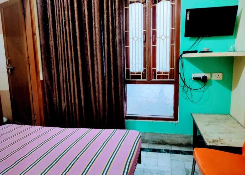 فندق Priti Guest House By Wb Inn