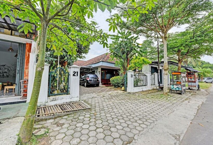 هتل Spot On 91372 Wisma Bulin