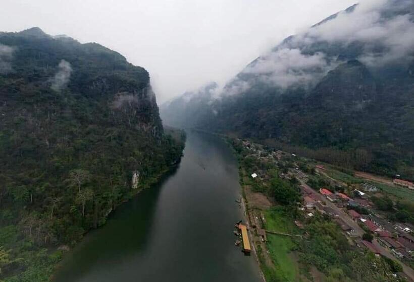 پانسیون Ou River House