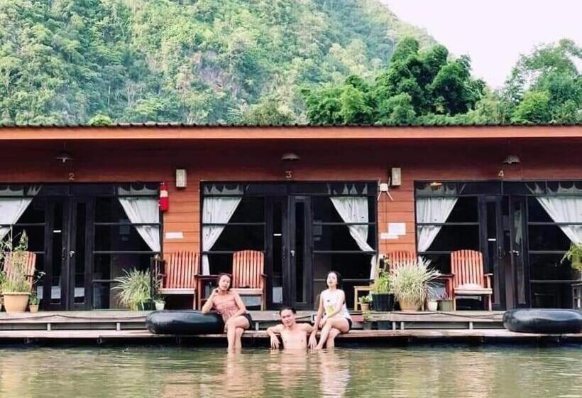 پانسیون Ou River House