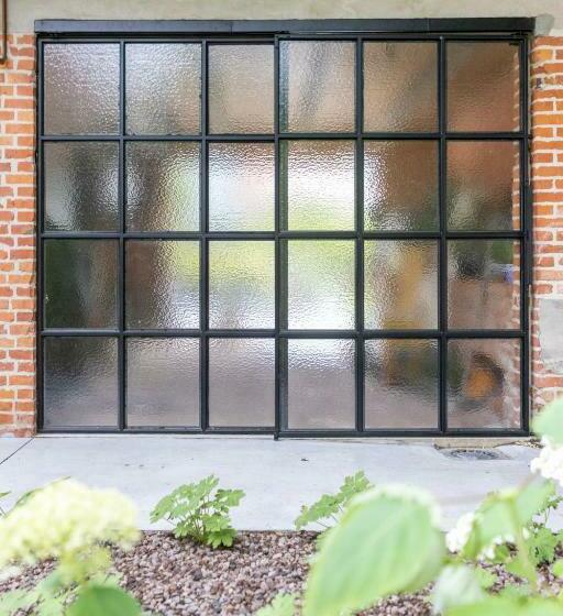 تختخواب و صبحانه Kroost