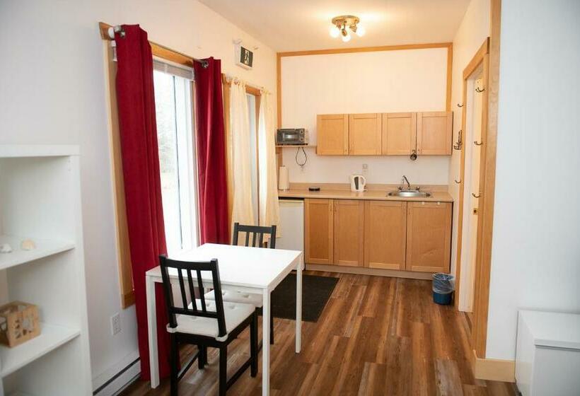 Общежитие Pepperell Place Inn Inc