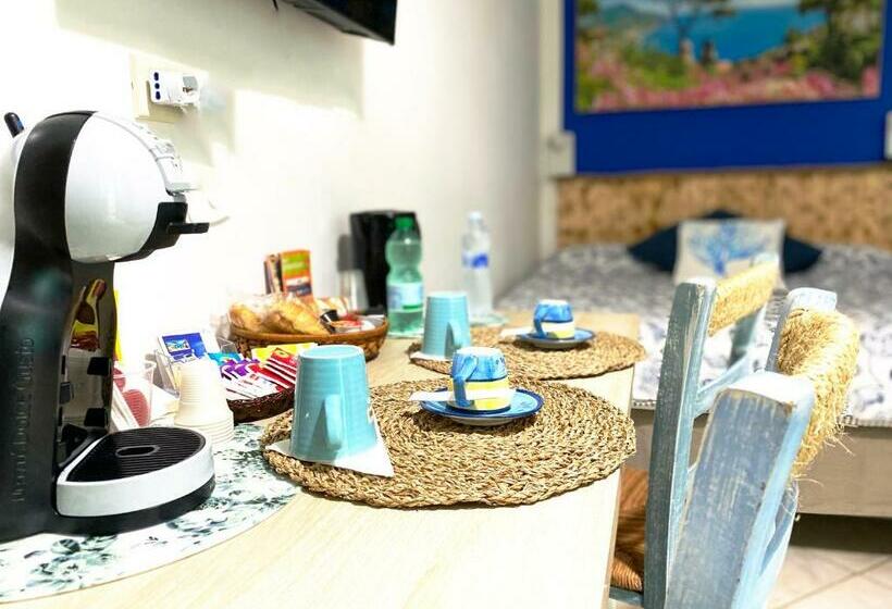 تختخواب و صبحانه Blu Airport Room Fiumicino