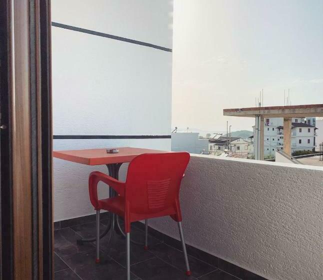 تختخواب و صبحانه Guest House Ksamil