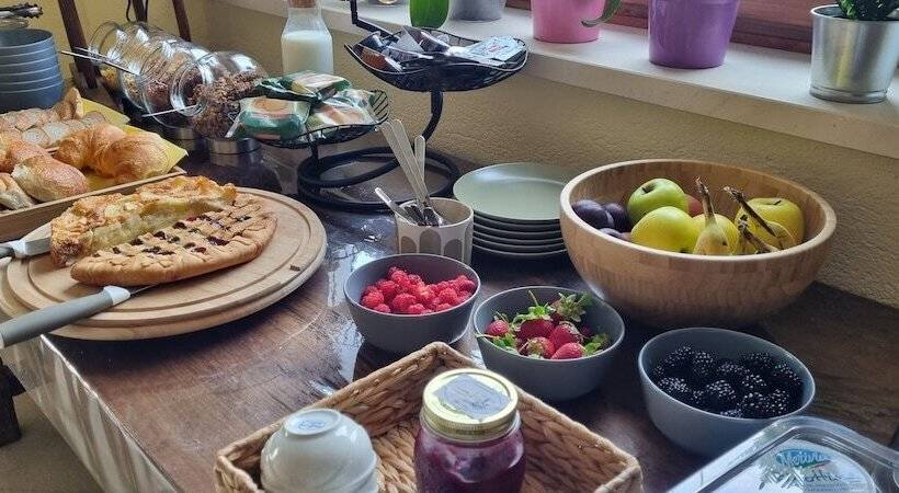 Bed and Breakfast Lo Noyer Et Les Roses