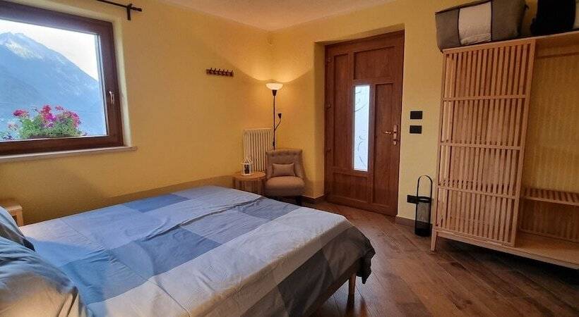 민박 Lo Noyer Et Les Roses