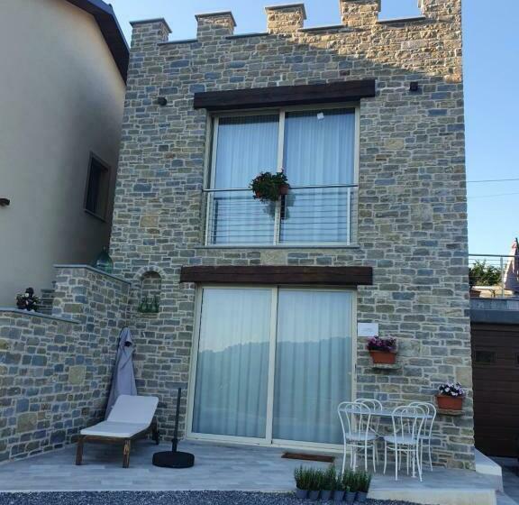 مبيت وإفطار Villa Alta Langa