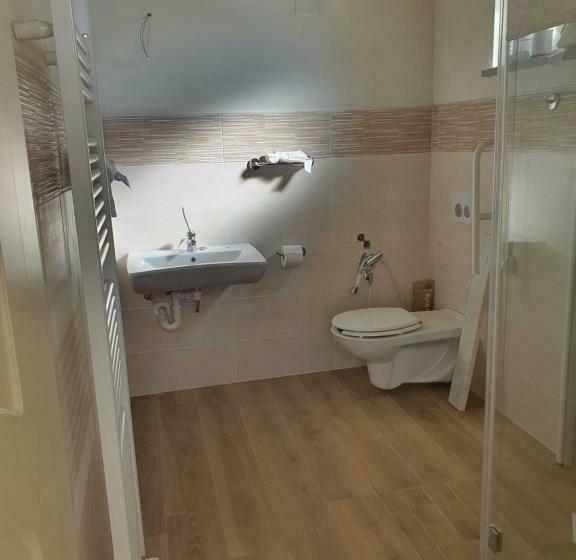 مبيت وإفطار Villa Alta Langa