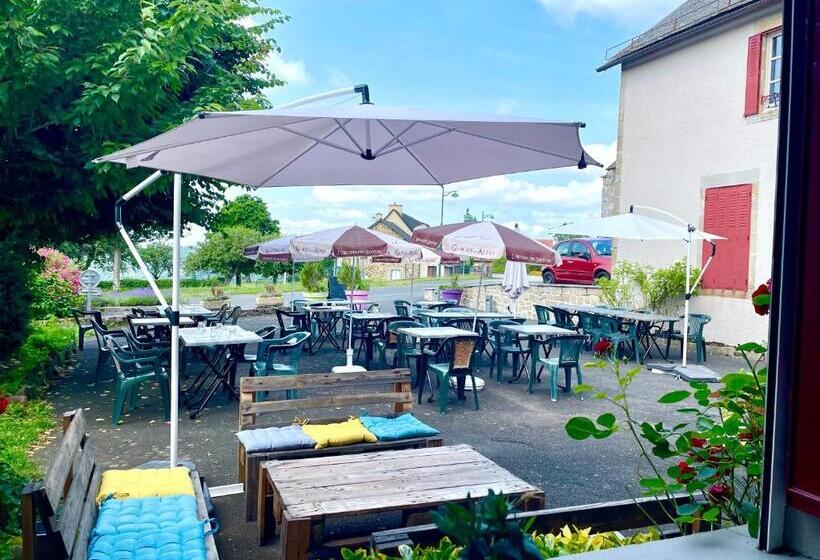ホテル Auberge Le Beaulieu  Cantal