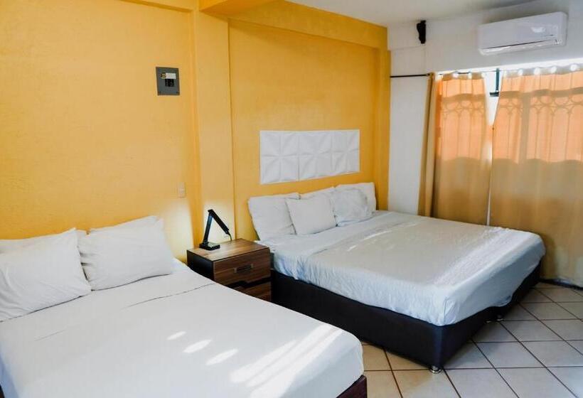 هتل Roble Zihuatanejo