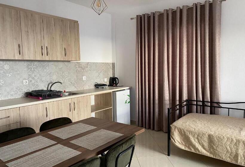 פנסיון Mediterranean Apartments