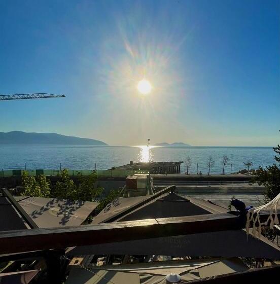 Tékada Hotel & Restaurant