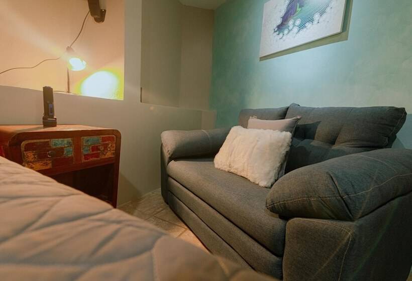 تختخواب و صبحانه Oasis Diverse Adult Retreat