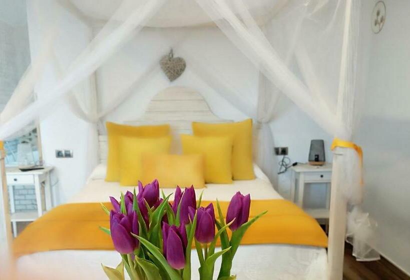 هتل Escapada Romantica Con Jacuzzi Y Vistas Al Castillo De Trevejo