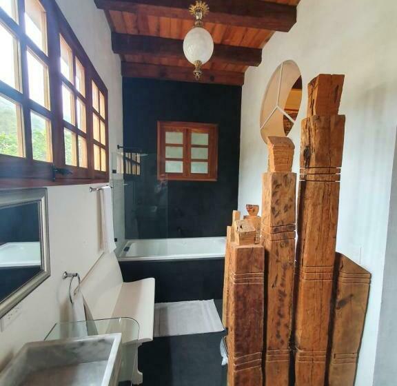 Отель Casa Dos Gallos