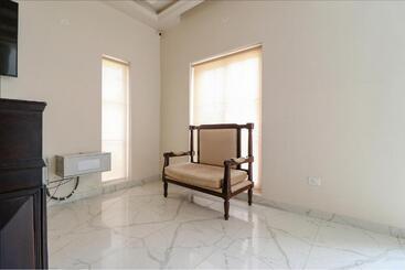 Fabhotel K9 Villa