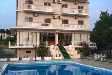هتل Relax Apartment &