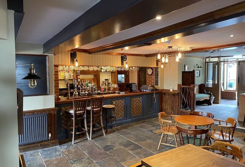 مبيت وإفطار The Swan Inn