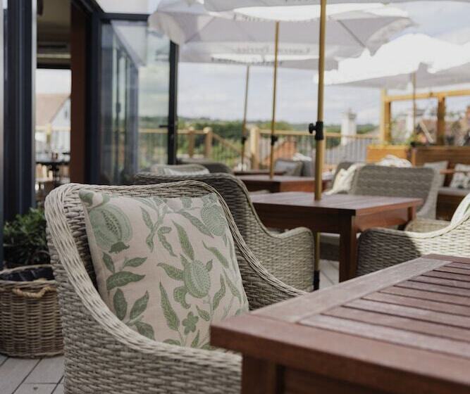 בית מלון כפרי The George & Dragon