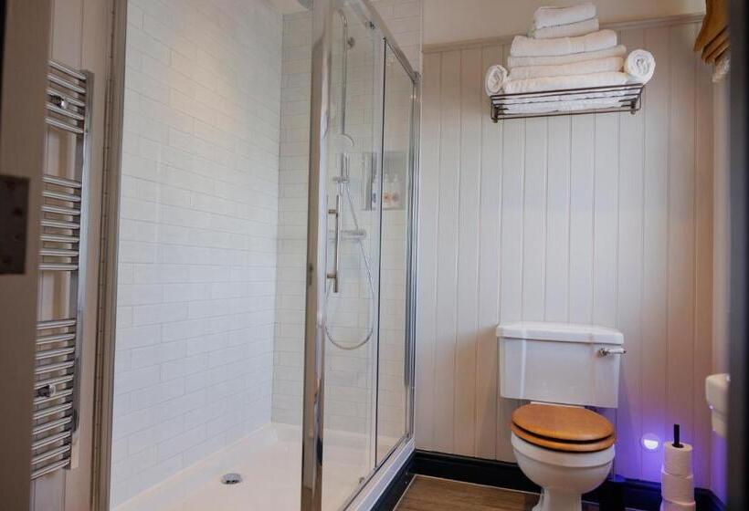 בית מלון כפרי The George & Dragon