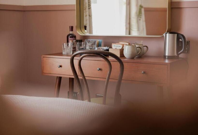 בית מלון כפרי The George & Dragon