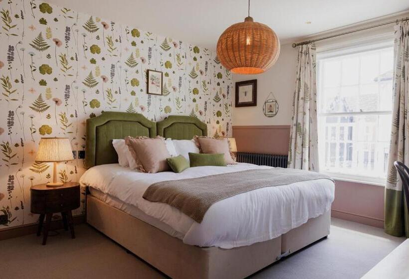 בית מלון כפרי The George & Dragon