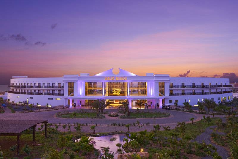 هتل Melia Dunas Beach Resort & Spa All Inclusive