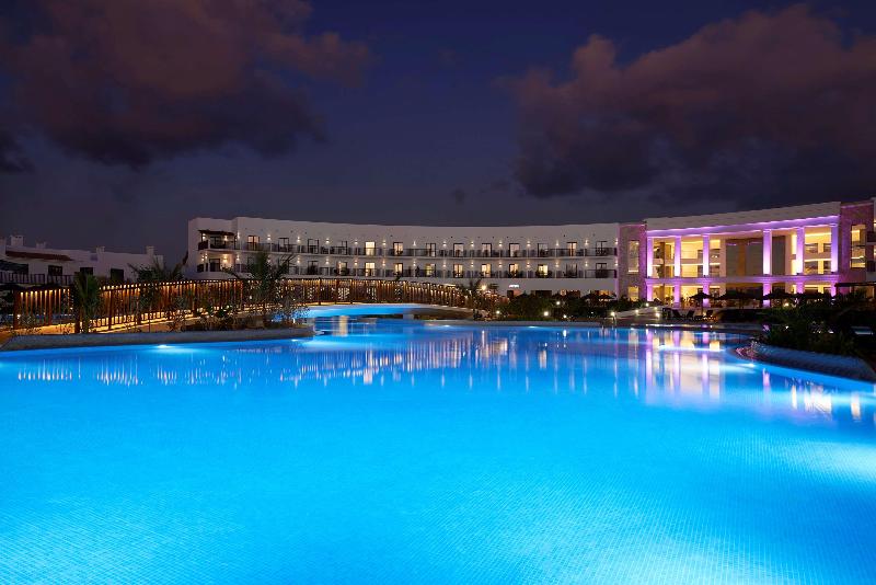 هتل Melia Dunas Beach Resort & Spa All Inclusive