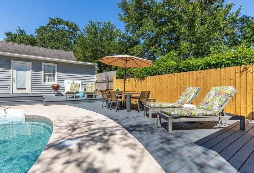 Frogtown Cottage