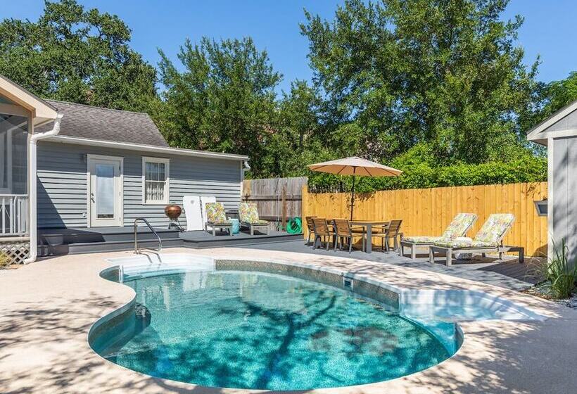Frogtown Cottage