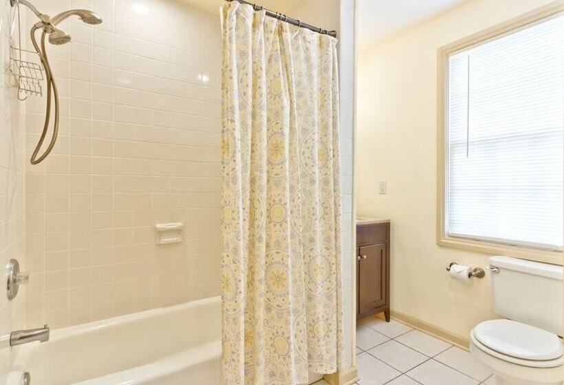 Frogtown Cottage