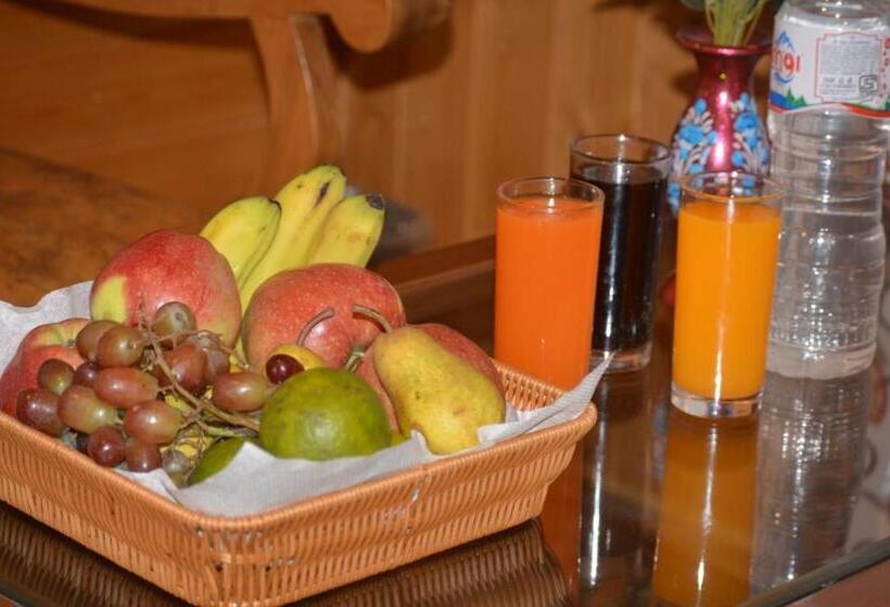 호텔 Royale Comfort