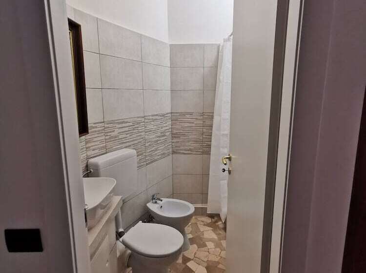 پانسیون Affittacamere Sciacchithouse