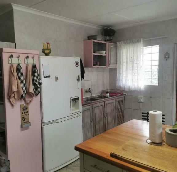 Пансион Vesa Guesthouse