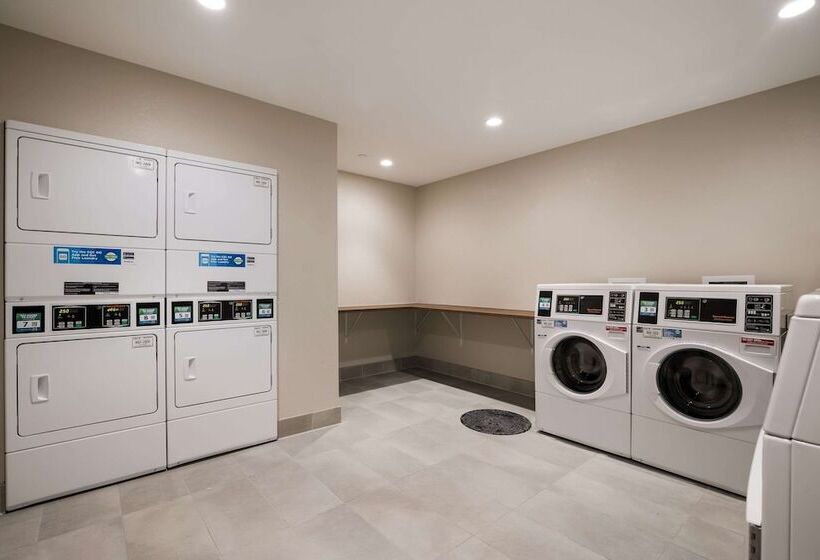 هتل Everhome Suites Corona