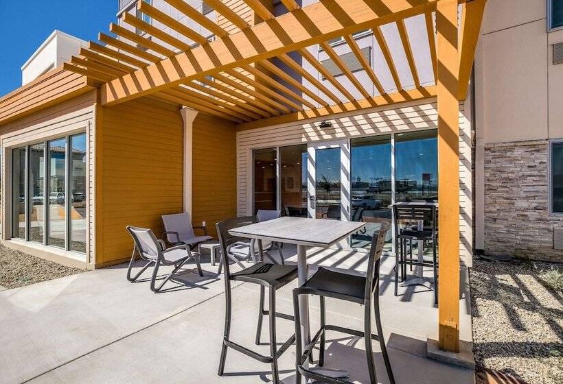 هتل Everhome Suites Corona