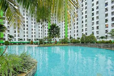 هتل Redliving Apartemen Green Lake View Ciputat   Hanna Property Tower B