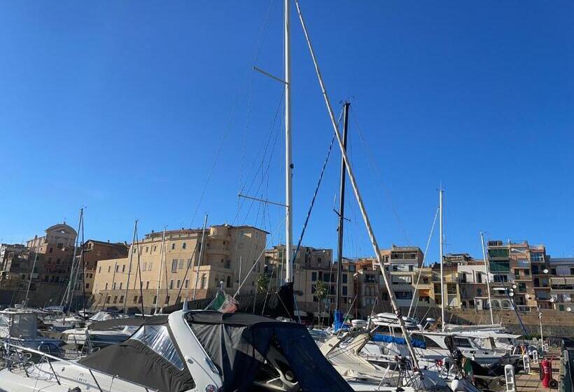 تختخواب و صبحانه Off House Borgo Suite, Nettuno   2025 Giubileo