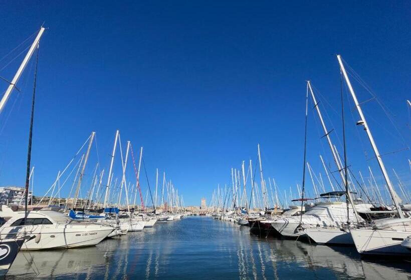 تختخواب و صبحانه Off House Borgo Suite, Nettuno   2025 Giubileo