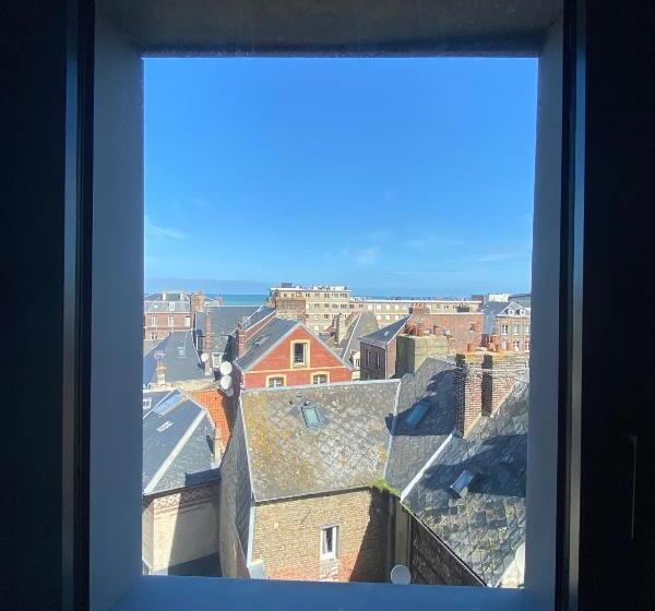هتل La Tour Aux Crabes Près De La Plage
