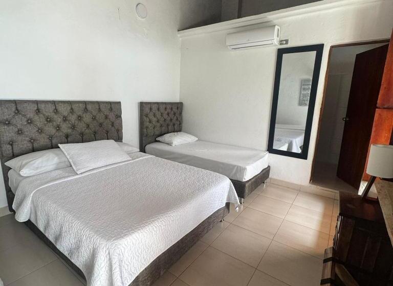 هتل Plaza Bolivar Mompox Ubicado En El Centro Histórico Con Parqueadero Interno