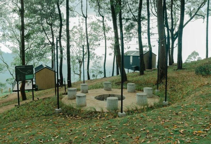 リゾートホテル Bobocabin Coban Rondo, Malang