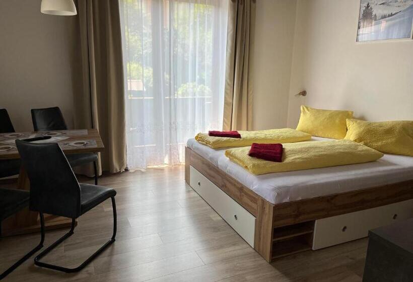 Bed and Breakfast Pension Steiner, Matrei Am Brenner !!no Late Check In,no Breakfast!!