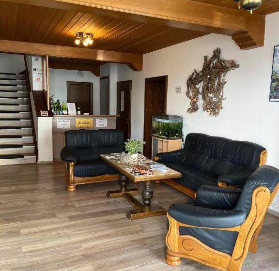 Bed and Breakfast Pension Steiner, Matrei Am Brenner !!no Late Check In,no Breakfast!!